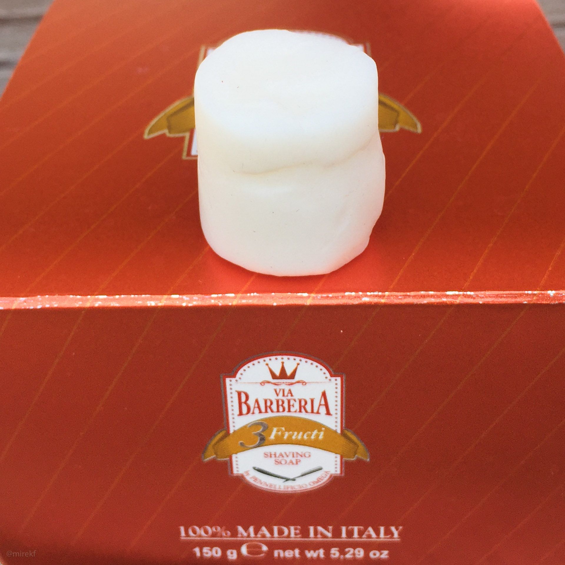 Sztyft uformowany z mydła do golenia Via Barberia Fructi Shaving Cream