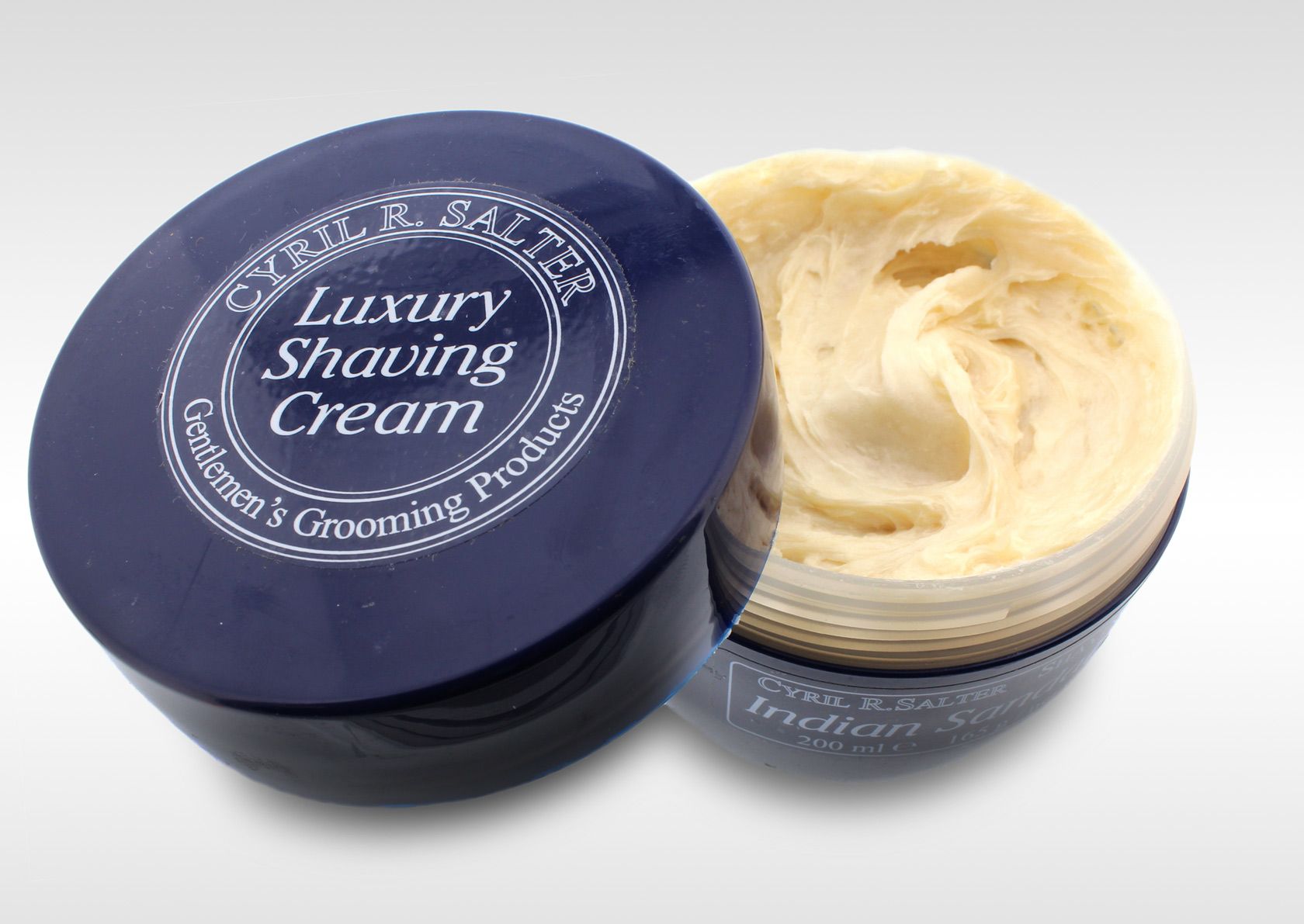 Konsystencja kremu do golenia Cyril R. Salter Indian Sandalwood Shaving Cream